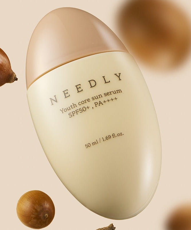 NEEDLY Youth Core Sun Serum 50ml, protection solaire visage, hydratation et soin anti-âge, flacon de 50 ml, sérum solaire efficace.