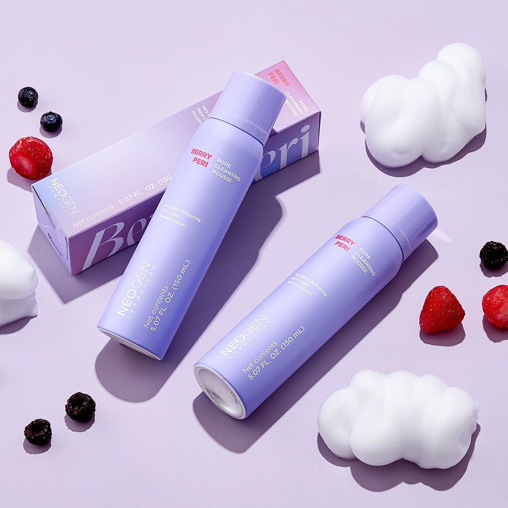 NEOGEN Berry Peri Pore Cleansing Mousse 150ml de NEOGEN sur fond violet, avec baies et mousse.