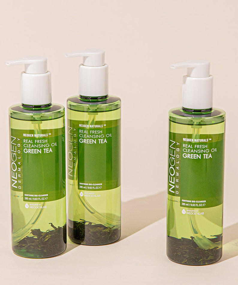NEOGEN Real Fresh Cleansing Oil Green Tea 285ml de la marque NEOGEN, flacons verts sur fond clair, contexte produit.