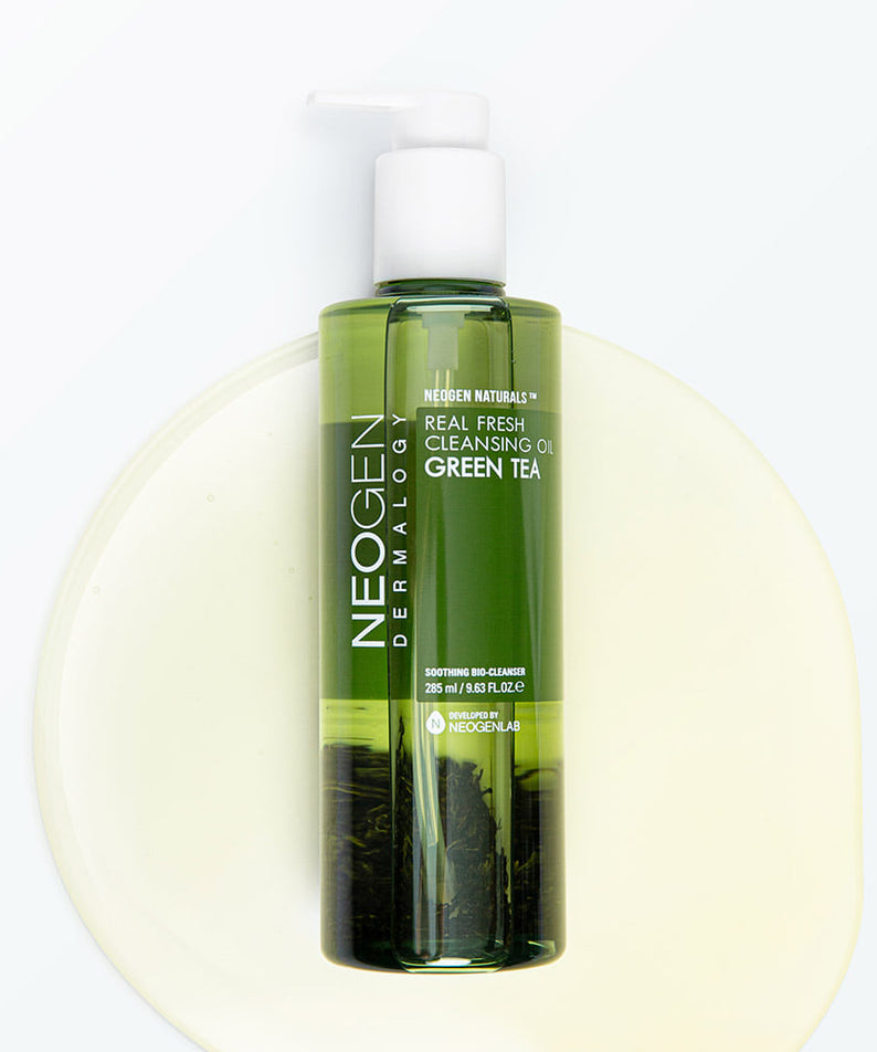 Bouteille de NEOGEN Real Fresh Cleansing Oil Green Tea 285ml avec huile de nettoyage au thé vert sur fond blanc.
