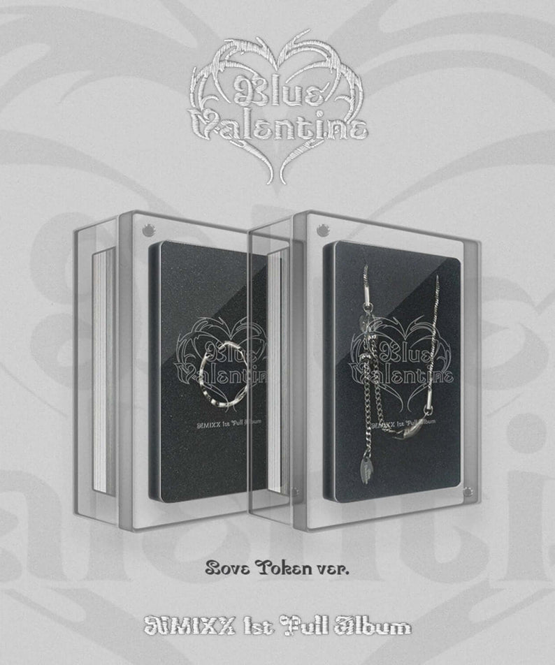 NMIXX - [Blue Valentine ] (Love Token Ver.) - Album Kpop, visuel coffret bleu et noir avec pendentif, fond cœur.