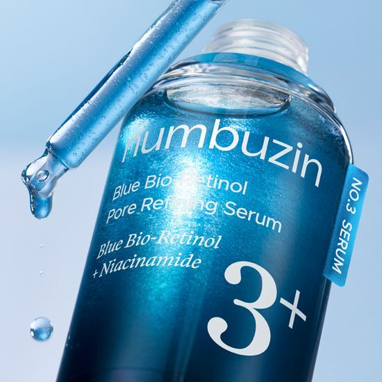 NUMBUZIN No.3 Blue Bio Retinol Pore Ampoule 30ml, flacon bleu sur fond clair, gouttes et décor, branding marque