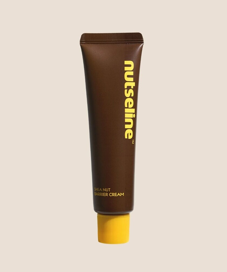 NUTSELINE  Shea Nut Barrier Cream 60ml : tube crème barrière à la texture onctueuse, fond clair, marque NUTSELINE.
