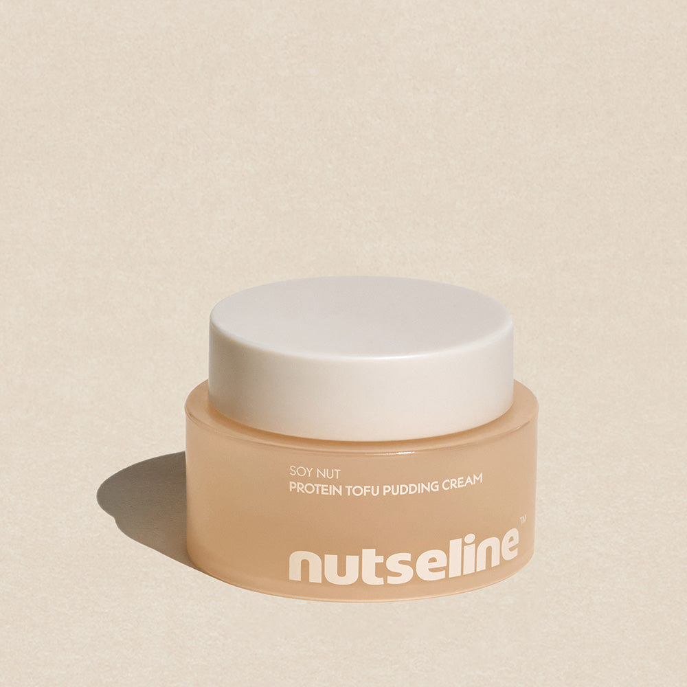 NUTSELINE Soy Nut Line 2 Types (cream/toner) de la marque NutseLine : pot crème soy nut sur fond beige.
