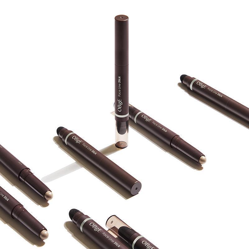 OBGE Face Line Stick de la marque OBGE, sur fond blanc : bâtons de maquillage pour les lignes du visage.