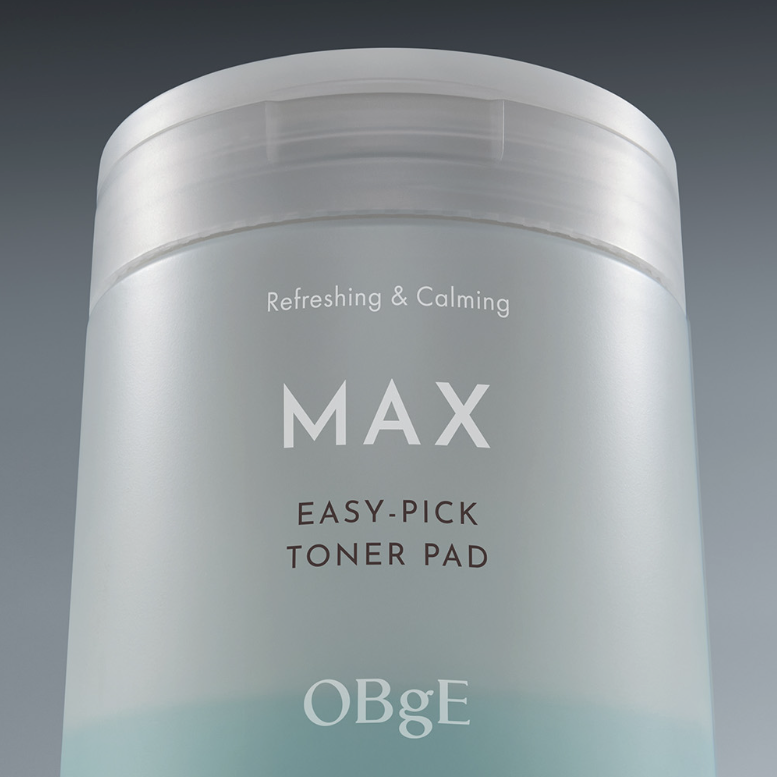 OBGE Max Easy Pick Toner Pad 250ml, bocal cosmétique blanc OBgE sur fond studio gris, étiquette MAX EASY-PICK
