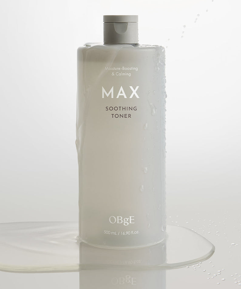 OBGE Max Soothing Toner 500ml, flacon blanc sur fond clair, marque OBGE, contexte soin visage apaisant.