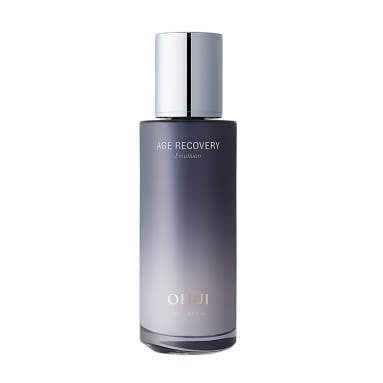 OHUI Age Recovery Emulsion 140 ml : flacon cosmétique OHUI sur fond clair, présentation produit en studio.