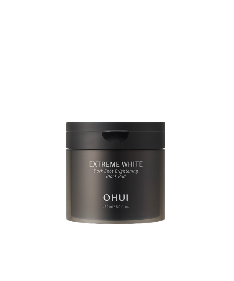 OHUI Extreme White Dark Spot Brightening Black Pad 150ml, pot noir sur fond noir, éclaircissant taches, cosmétique OHUI
