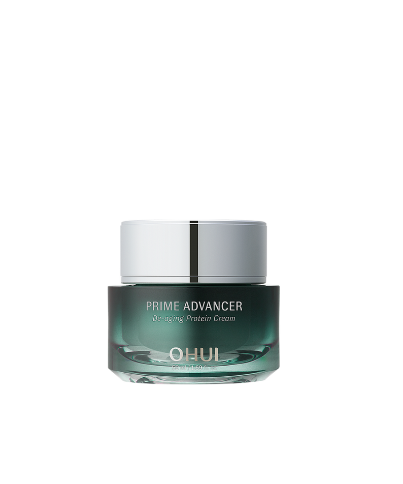 Décris l'image en français : OHUI Prime Advancer De-Aging Protein Cream 50ml, pot crème sur fond noir, marque OHUI.