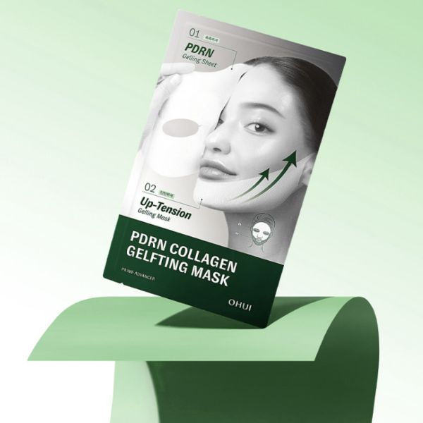 OHUI Prime Advancer PDRN Collagen Gel Lifting Mask 4-Piece, masque gel collagène sur emballage, face maquillée, vert.