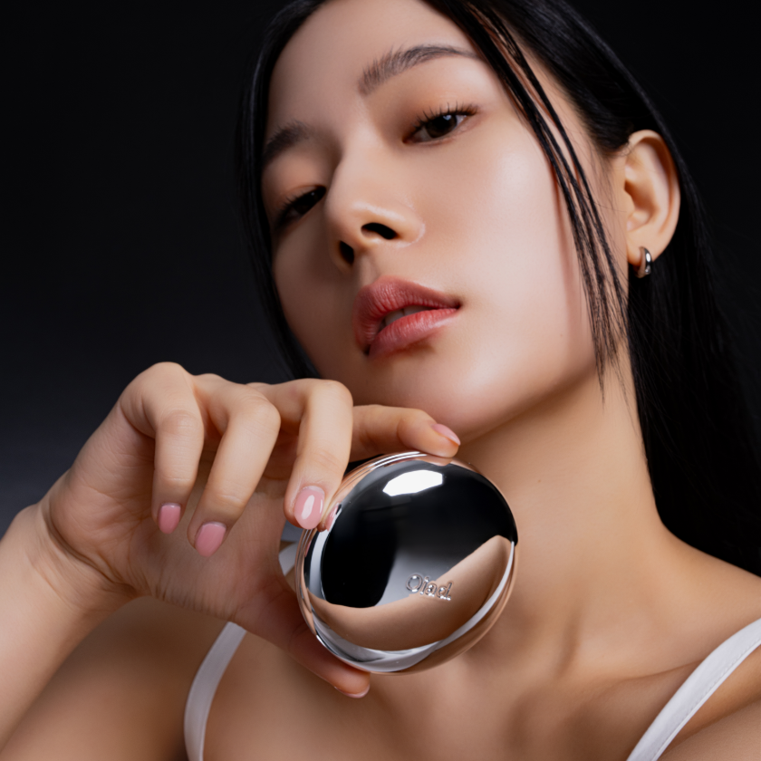 OIAD  Pore Perfecting Mirror Moon Cushion