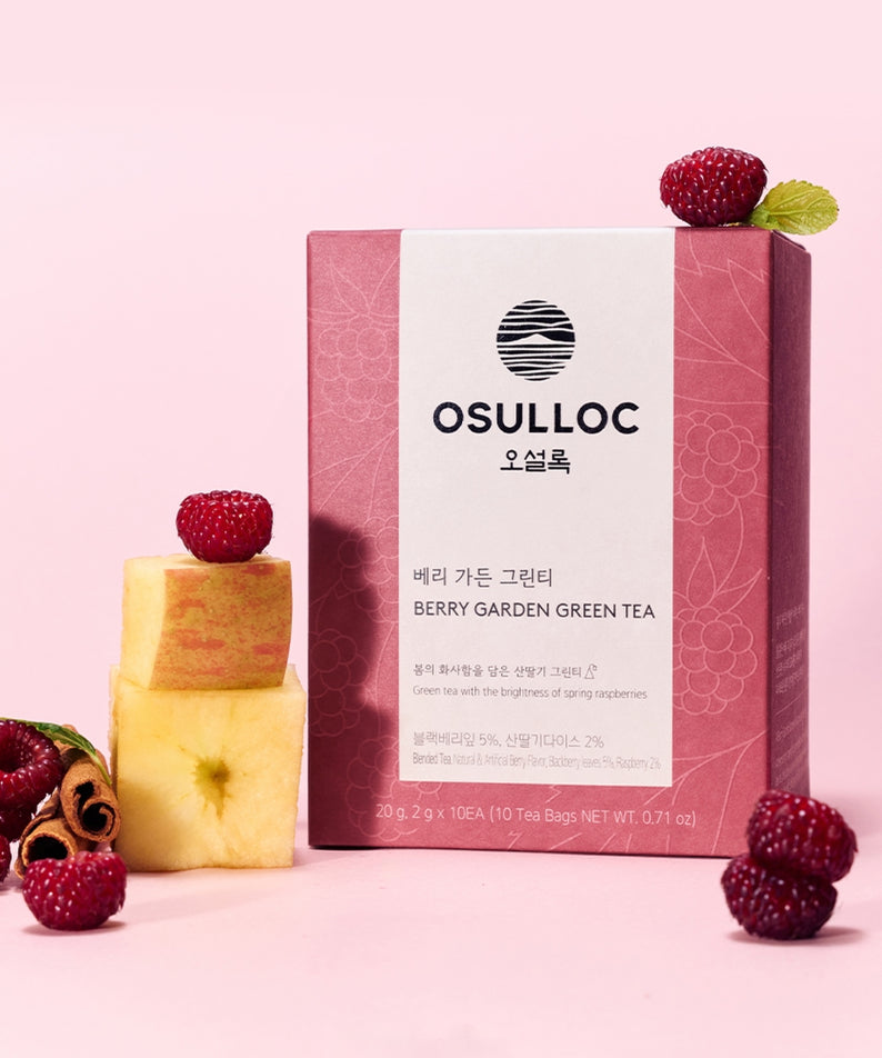 OSULLOC Berry Garden Green Tea 10 P : marque OSULLOC et boîte rose, avec framboises et gâteau sur fond rose