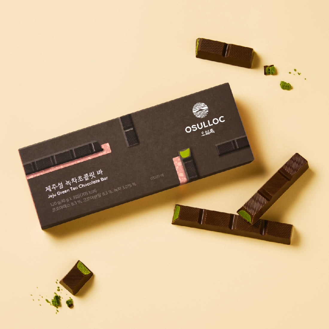 OSULLOC Jeju Island Green Tea Chocolate Bar 120g : barres chocolat vert thé sur fond crème, ambiance Jeju, marque OSULLOC.