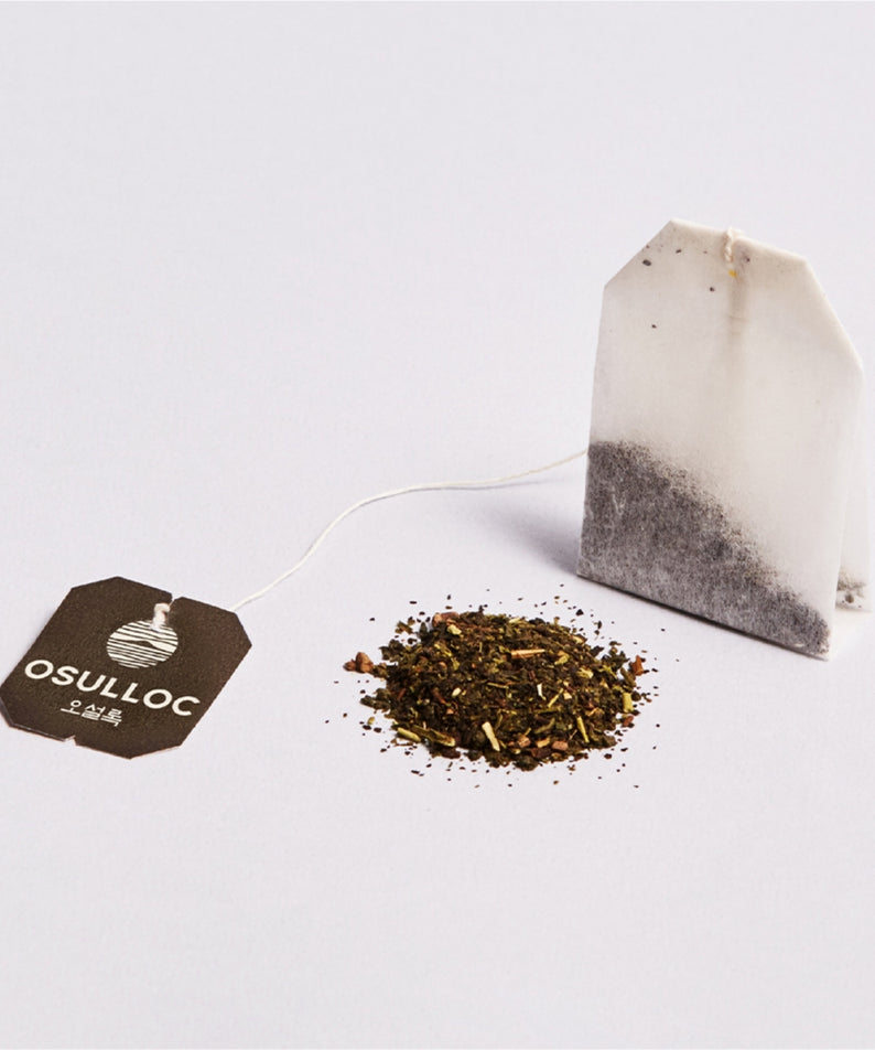 OSULLOC Peach Black Tea 20 packs : sachet infuse sur fond clair, thé noir aux feuilles, marque OSULLOC