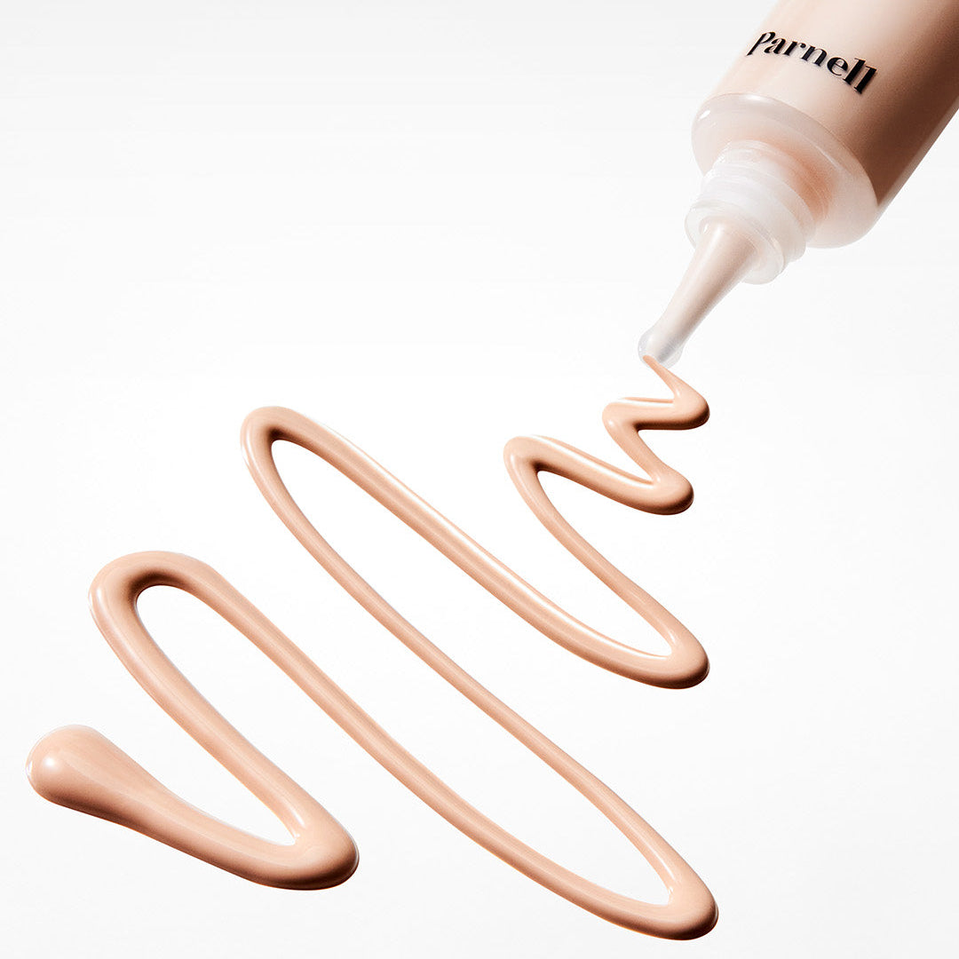 PARNELL Cicamanu Serum BB SPF50+ PA++++ 30ml par PARNELL, texture crème BB sur peau, flacon en contexte beauté