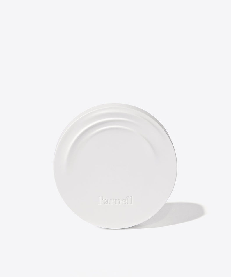 Coussin sérum PARNELL Cicamanu 15g en blanc, élégant et essentiel pour le teint parfait.