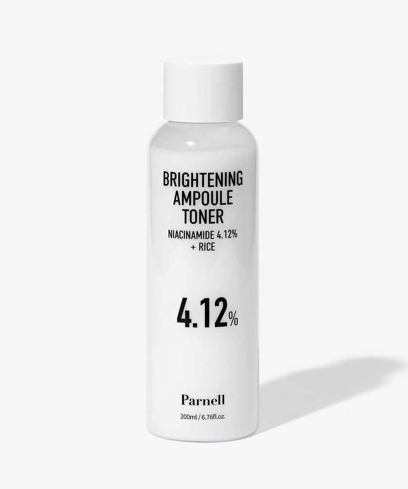 Bouteille de PARNELL Niacinamide 4.12 Rice Brightening Ampoule Toner 200ml sur fond blanc.