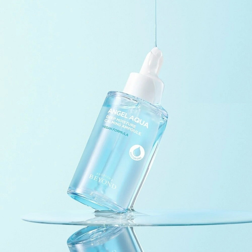 PASSION & BEYOND Angel Aqua Moisture Filled Soothing Ampoule 50ml, flacon bleu clair, décor fond pastel, goutte d’eau, produit