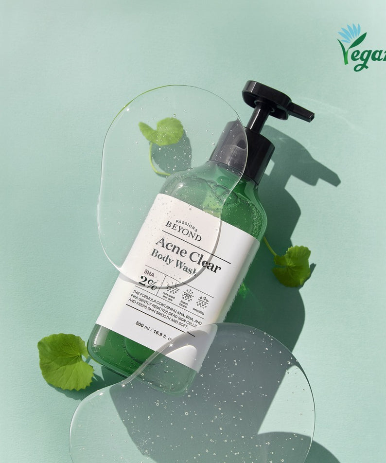 PASSON & BEYOND Acne Clear Body Wash 500ml, bouteille sur fond vert avec bulles et feuilles, visuel produit de la marque.