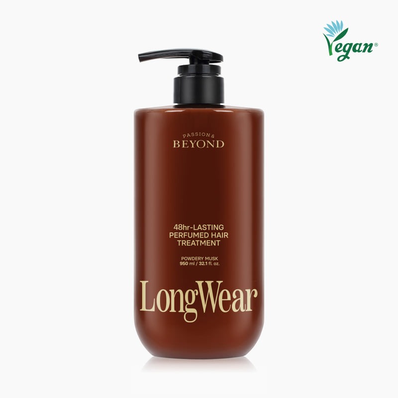 PASSON & BEYOND LongWear 48hr Lasting Perfumed Hair Treatment 950ml, flacon pompe brun sur fond blanc, marque mise en avant.