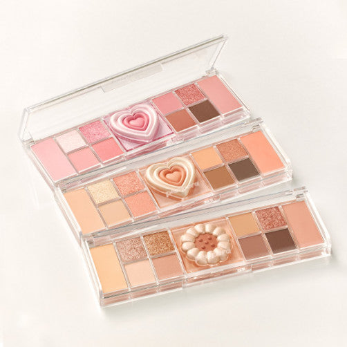 Décris l'image en français : PERIPERA All Take Mood Like Palette [Princess Hours Edition] de la marque PERIPERA, palette maquillage, coffret cœur sur fond clair.
