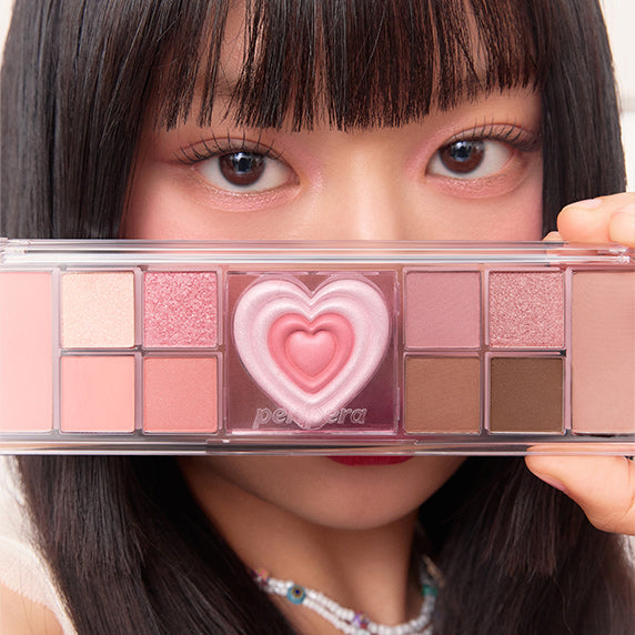 PERIPERA All Take Mood Like Palette [Princess Hours Edition] sur maquillage yeux; marque Peripera, palette cœur rose et paillettes, selfie.