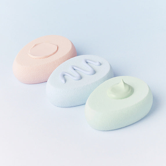PERIPERA Filter Fit Milk Tone-Up Cream de PERIPERA, flacons sur fond clair avec accessoires de texture (éponge).