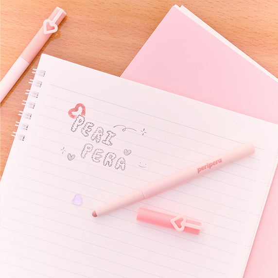 PERIPERA Mood in Shade Eye Stick sur fond bois rose, présenté avec papeterie et notes, beauté maquillage de la marque PERIPERA.