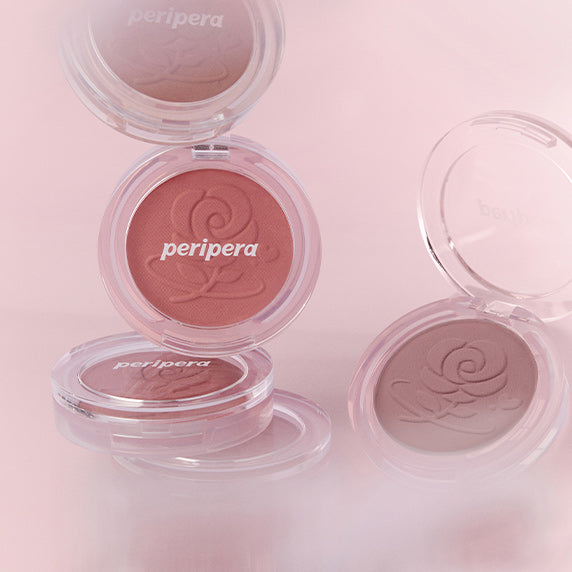 PERIPERA Pure Blushed Sunshine Cheek, fard à joues de la marque PERIPERA, produit en gros plan sur fond rose.