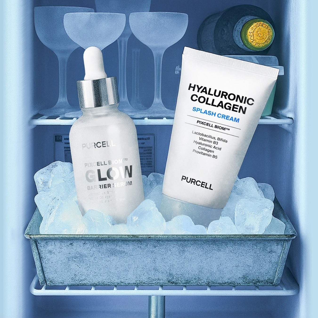 PURCELL PixelBiome™ Hyal Collagen Splash Cream 50ml de PURCELL, dans un seau glacé bleu, pack et flacon sur fond froid