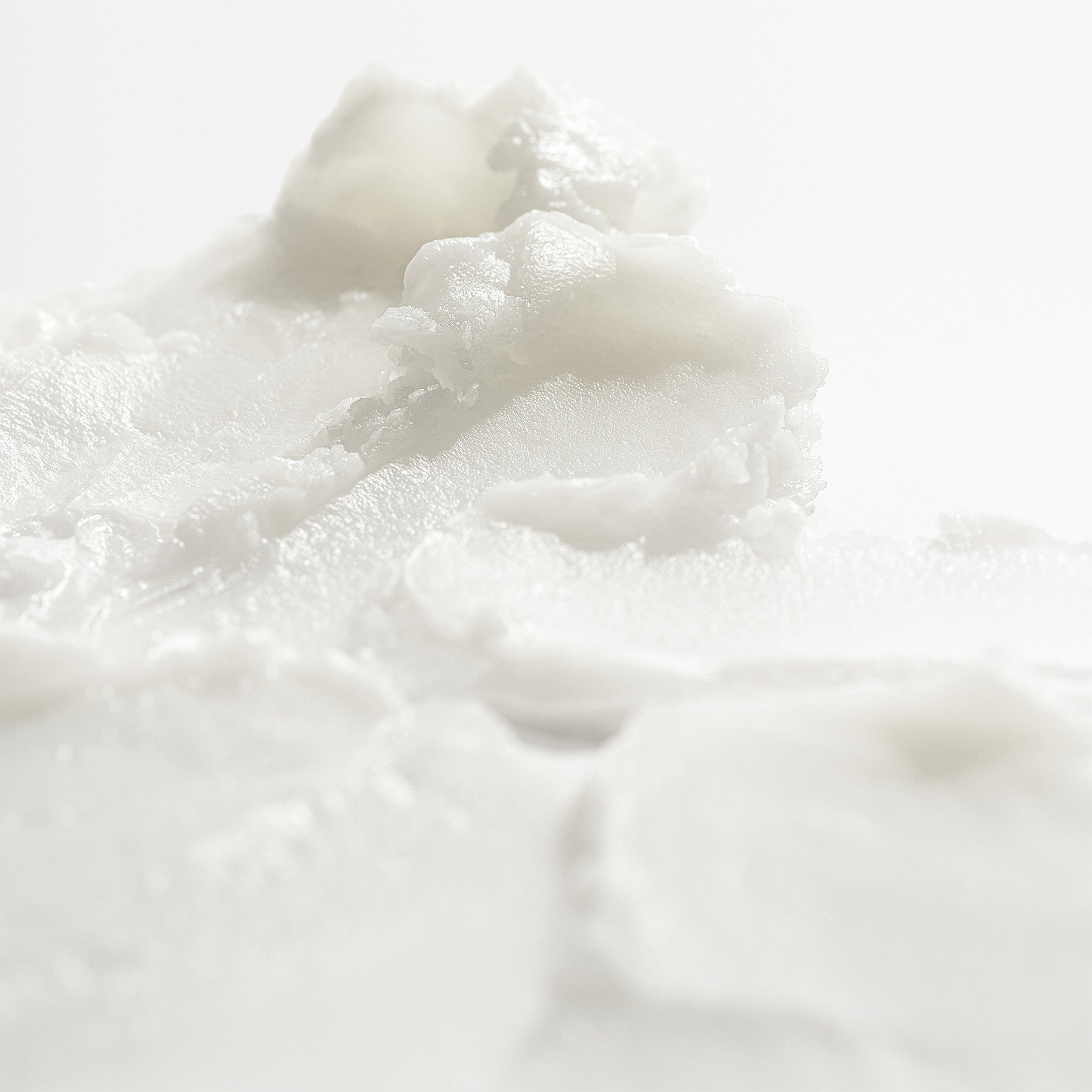 PURITO From Green Avocado Cleansing Balm 100ml, baume nettoyant Purito en gros plan, texture blanche sur fond clair