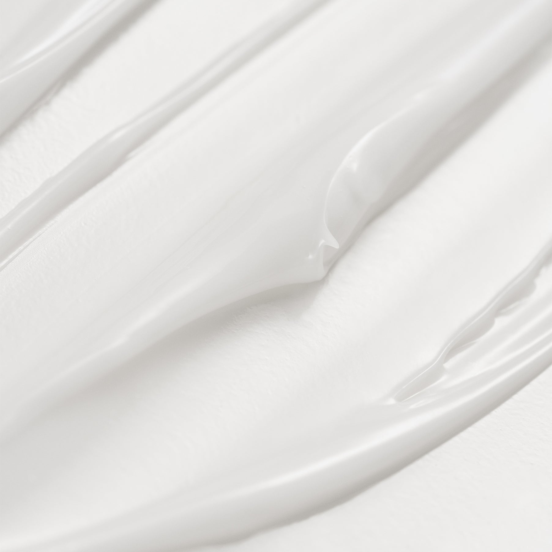 Décris l'image en français : PURITO Hydro Wave Deep Sea Cream 50ml, texture crème blanche sur fond clair.