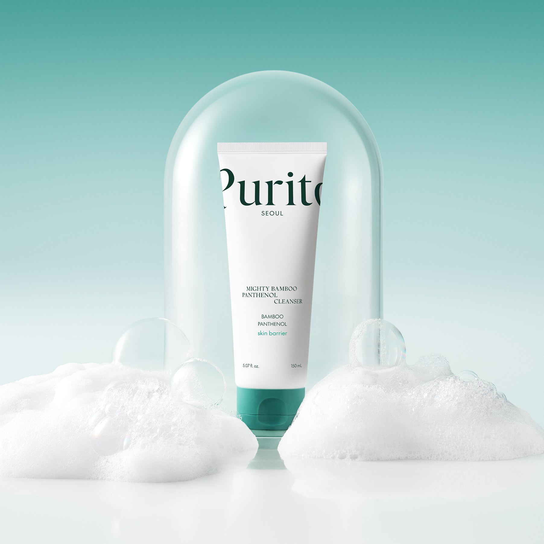 PURITO Mighty Bamboo Panthenol Cleanser 150ml de Purito, flacon sur neige, décor spa bleu, produit au centre.