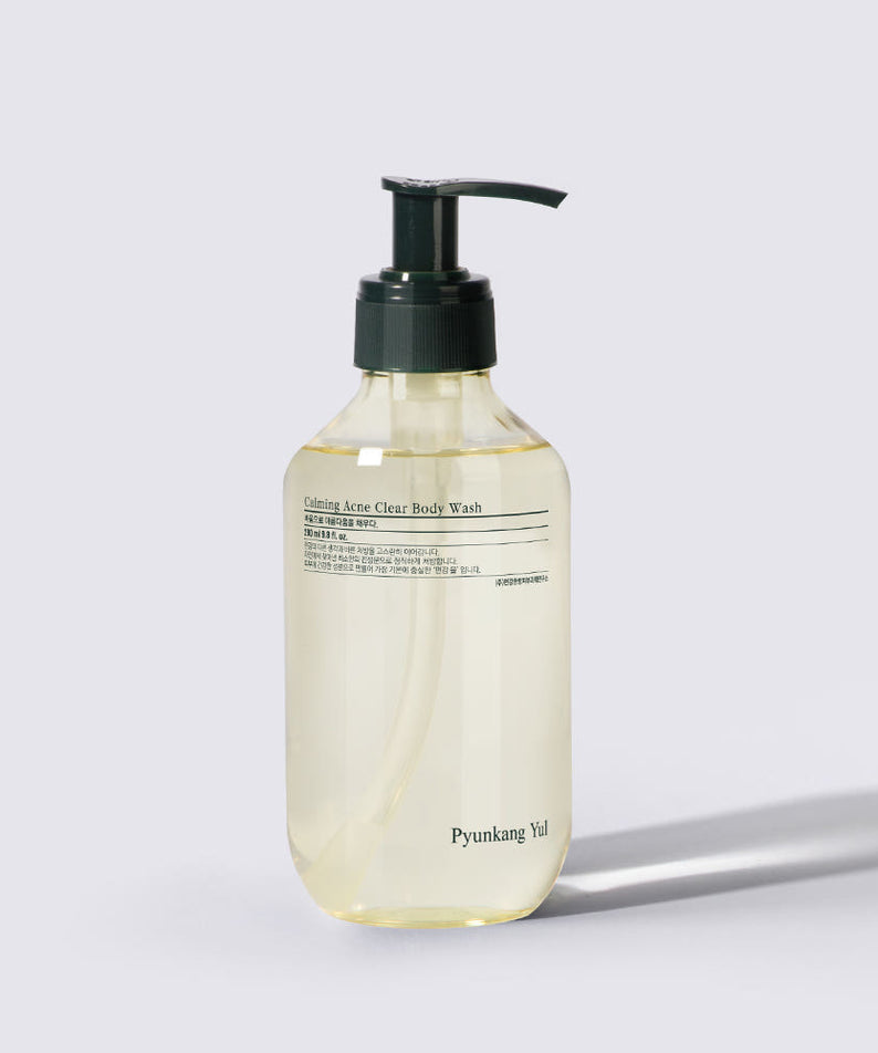Flacon de 290ml de PYUNKANG YUL Calming Acne Clear Body Wash sur fond clair.