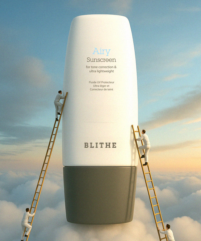 BLITHE Airy Sunscreen 50ml de la marque BLITHE, tube blanc sur fond ciel, ambiance estivale et léger