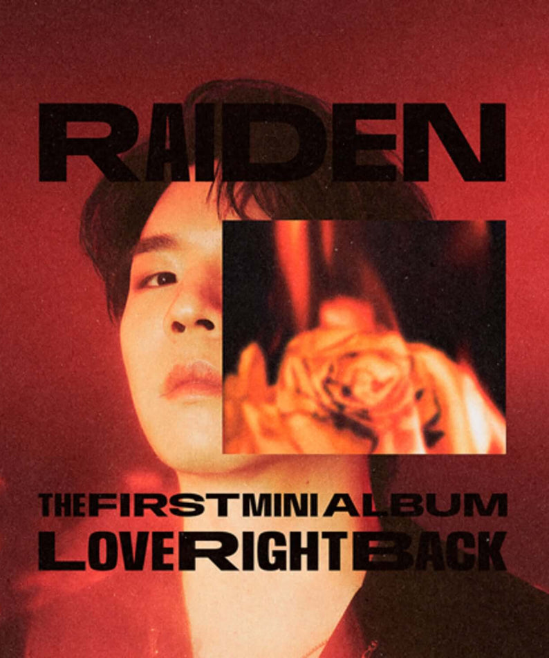 RAIDEN - 1st Mini Album_[Love Right Back] - Album Kpop, jaquette rouge avec le visage RAIDEN, style rétro.