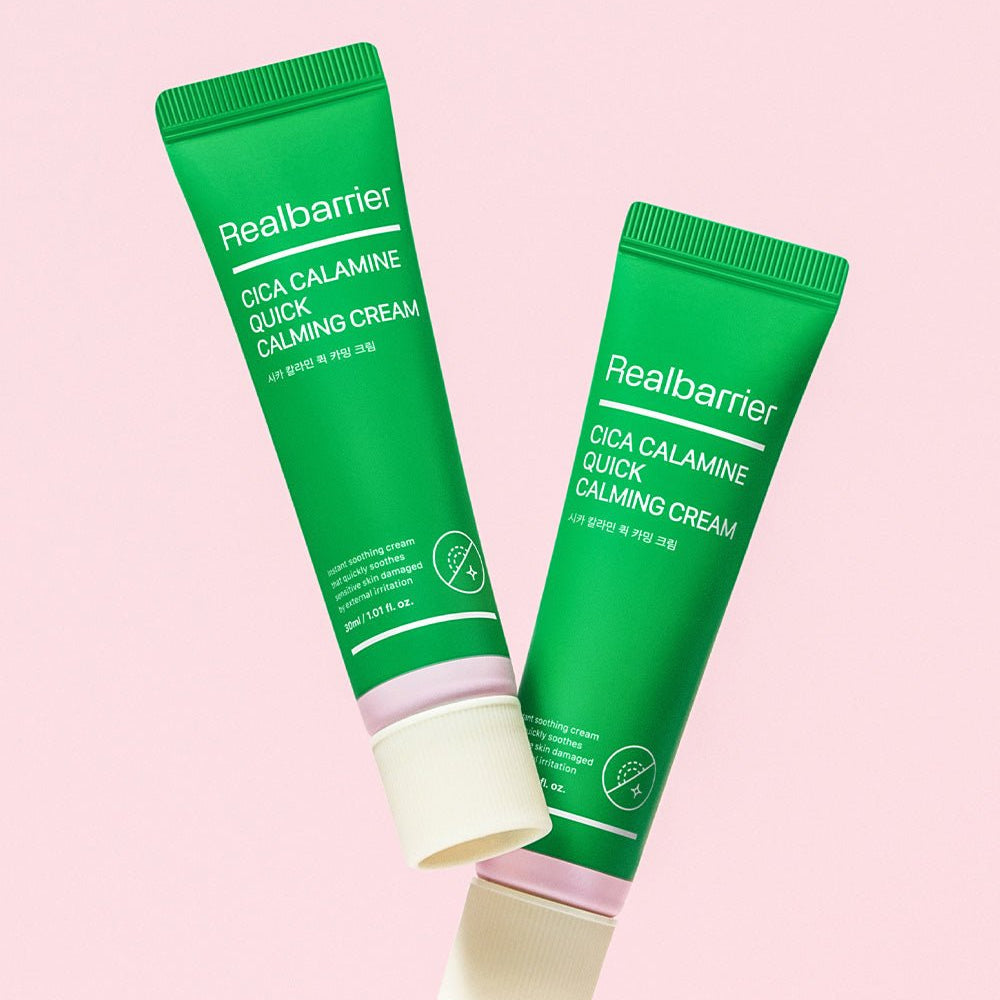 REAL BARRIER Cica Calamine Quick Calming Cream 30ml, deux tubes vert sur fond rose pastel (marque Realbarrier)