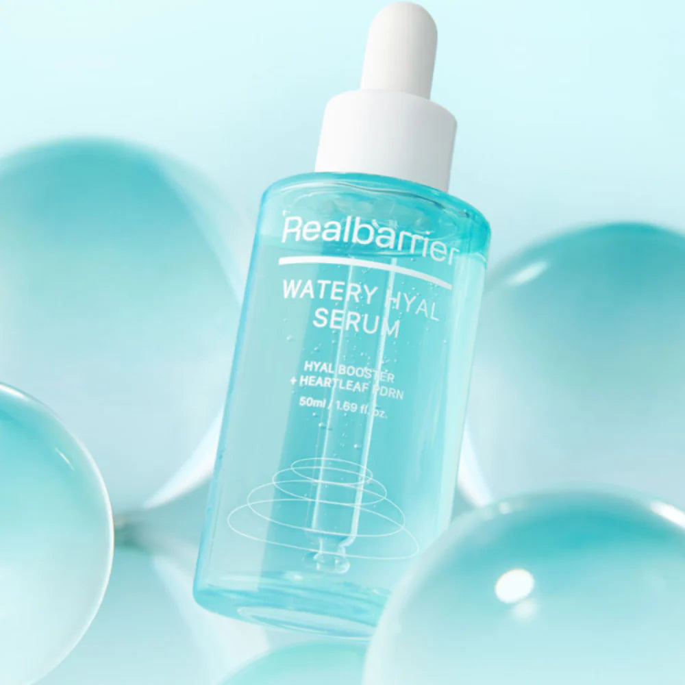 REAL BARRIER Watery Hyal Serum 50ml de la marque Realbarrier, flacon bleu sur fond bleu avec effet hydratant