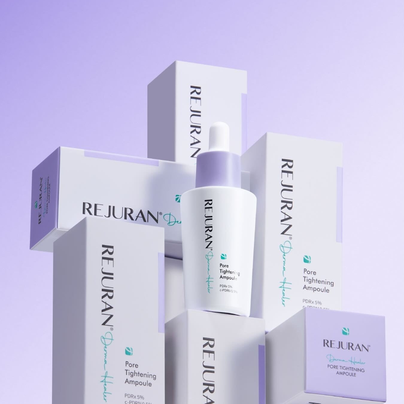 REJURAN Derma Healer Pore Tightening Ampoule 30ml de la marque REJURAN, flacons sur fond violet pastel, produit en gros plan.