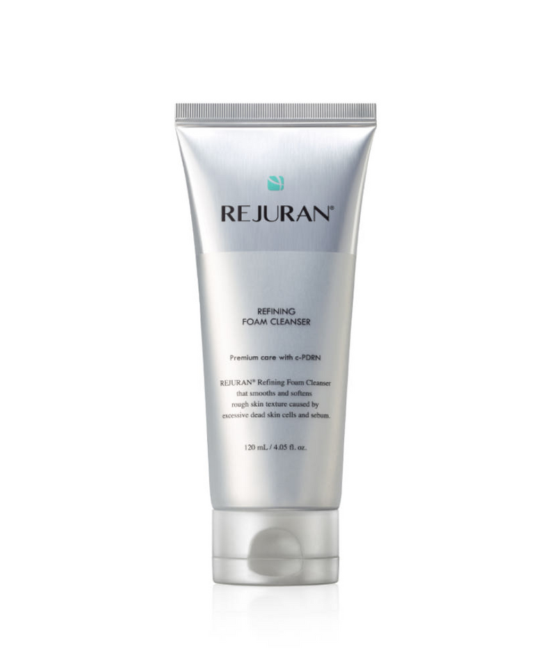 REJURAN  Refining Foam Cleanser 120ml, flacon tube blanc REJURAN sur fond clair, produit de soin visage.