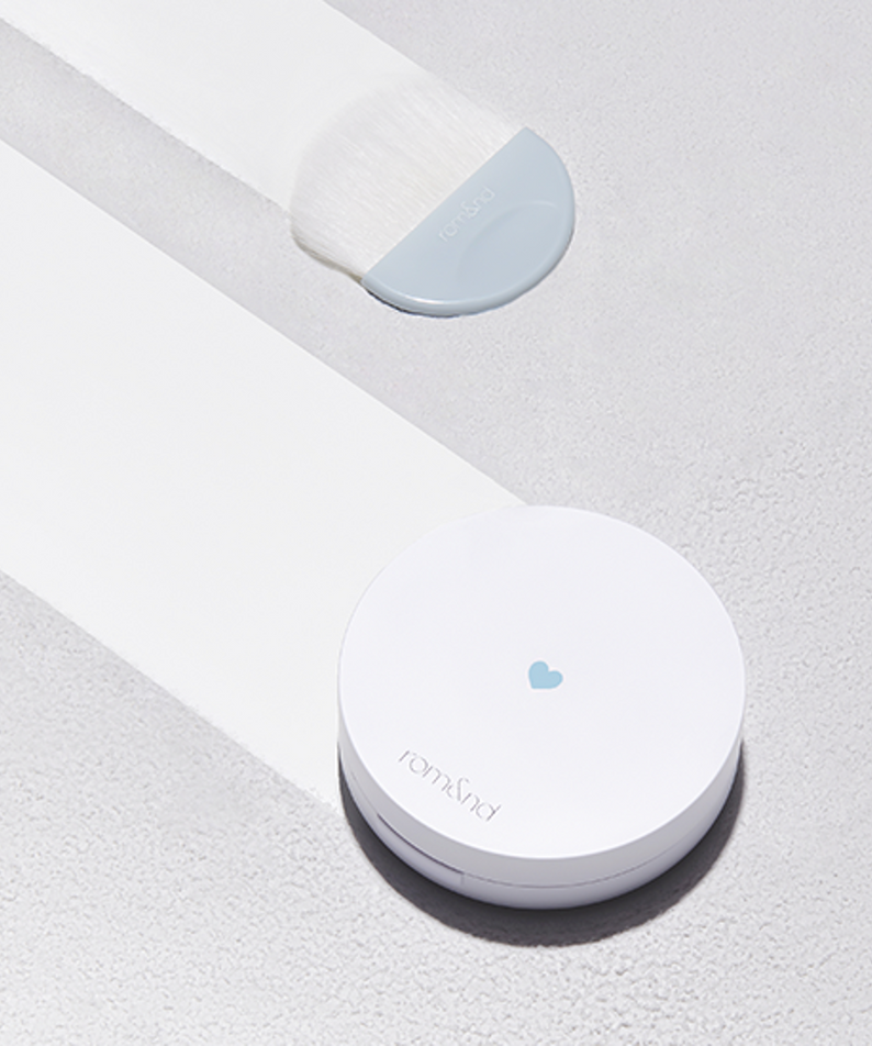 Produit cosmétique ROMAND Better Than Finish avec pinceau, pour un fini impeccable.