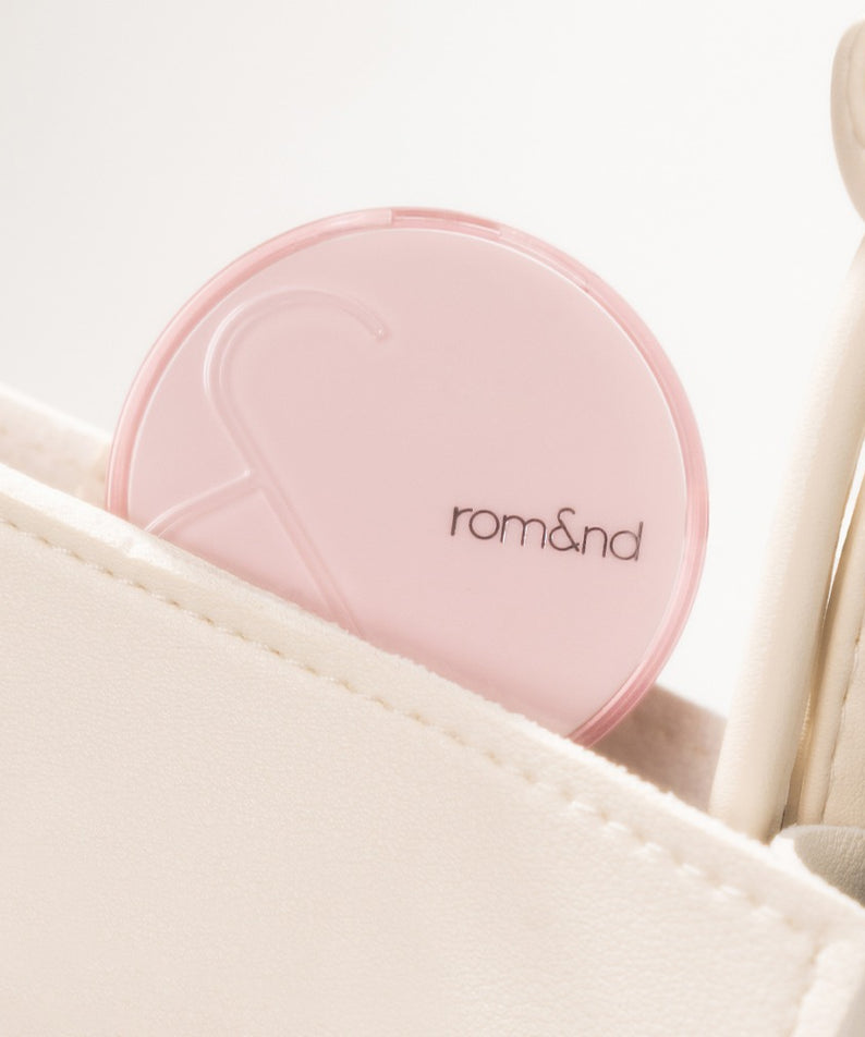 ROMAND Bloom in Coverfit Cushion mini dans une pochette beige élégante