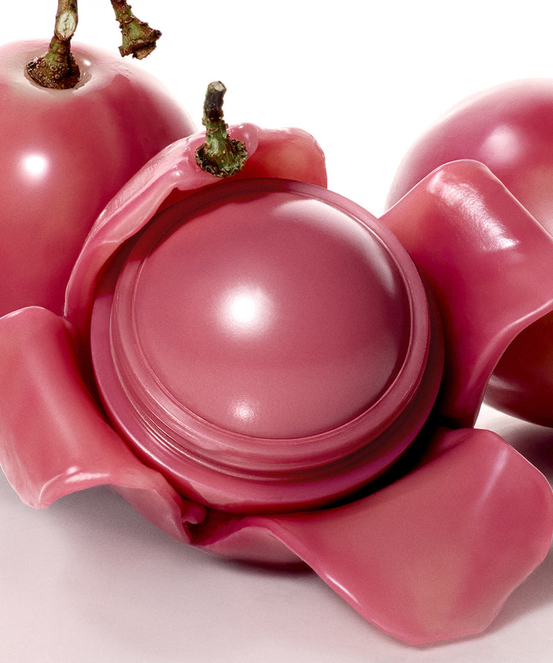 ROMAND Juicy roll cheek, maquillage rose élégant dans un emballage inspiré par les fruits exotiques. Cosmétique tendance et chic.