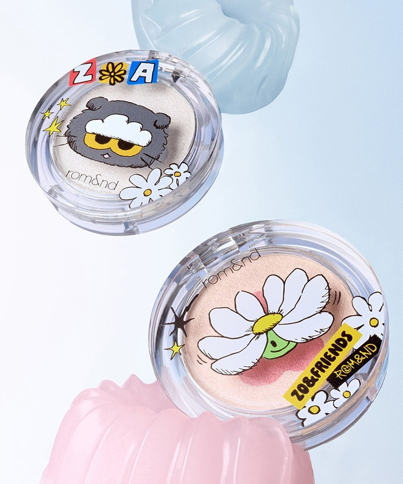 ROMAND x Joanne Friends Dual Jelly Highlighter, double gelée lumineuse avec packaging floral sur fond clair, produit Rom&nd