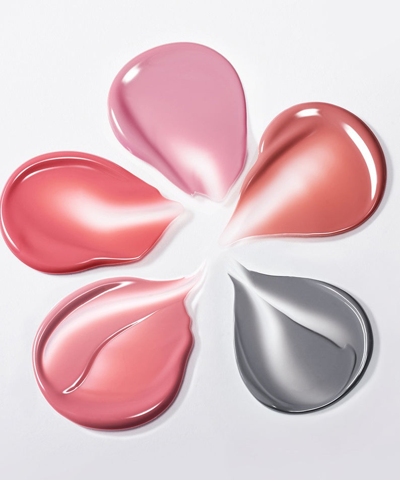 ROMAND x Joanne Friends The Juicy Lasting Tint, taches dégradées et cœurs brillants, visuel maquillage sur fond clair.