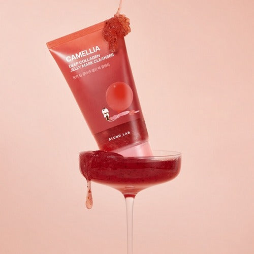 ROUND LAB Camellia Deep Collagen Jelly Pack Cleanser 150ml : tube rouge, gel s’écoulant sur fond clair, produit de la marque.