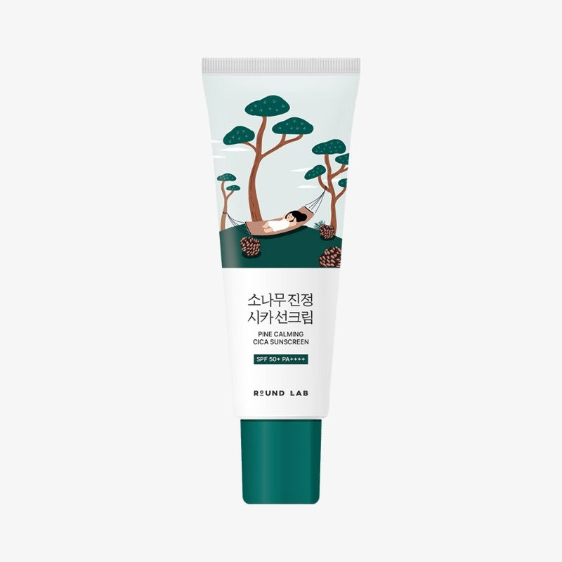 Décris l'image en français en mentionnant le produit, la marque et le contexte visuel : ROUND LAB  Pine Calming Cica Sunscreen 40ml