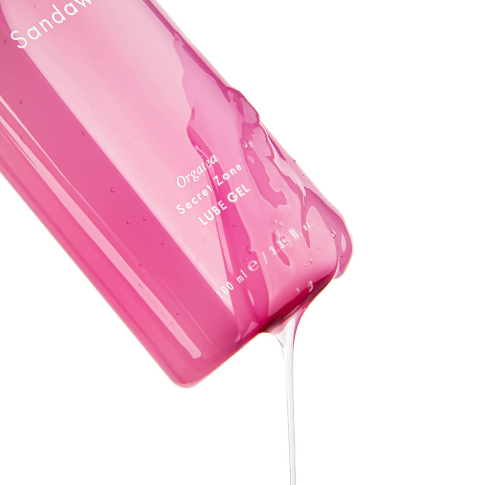 SANDAWHA Ogati Secret Zone Soothing Lube Gel 100ml de la marque SANDAWHA, gel rosé en gros plan sur fond blanc.