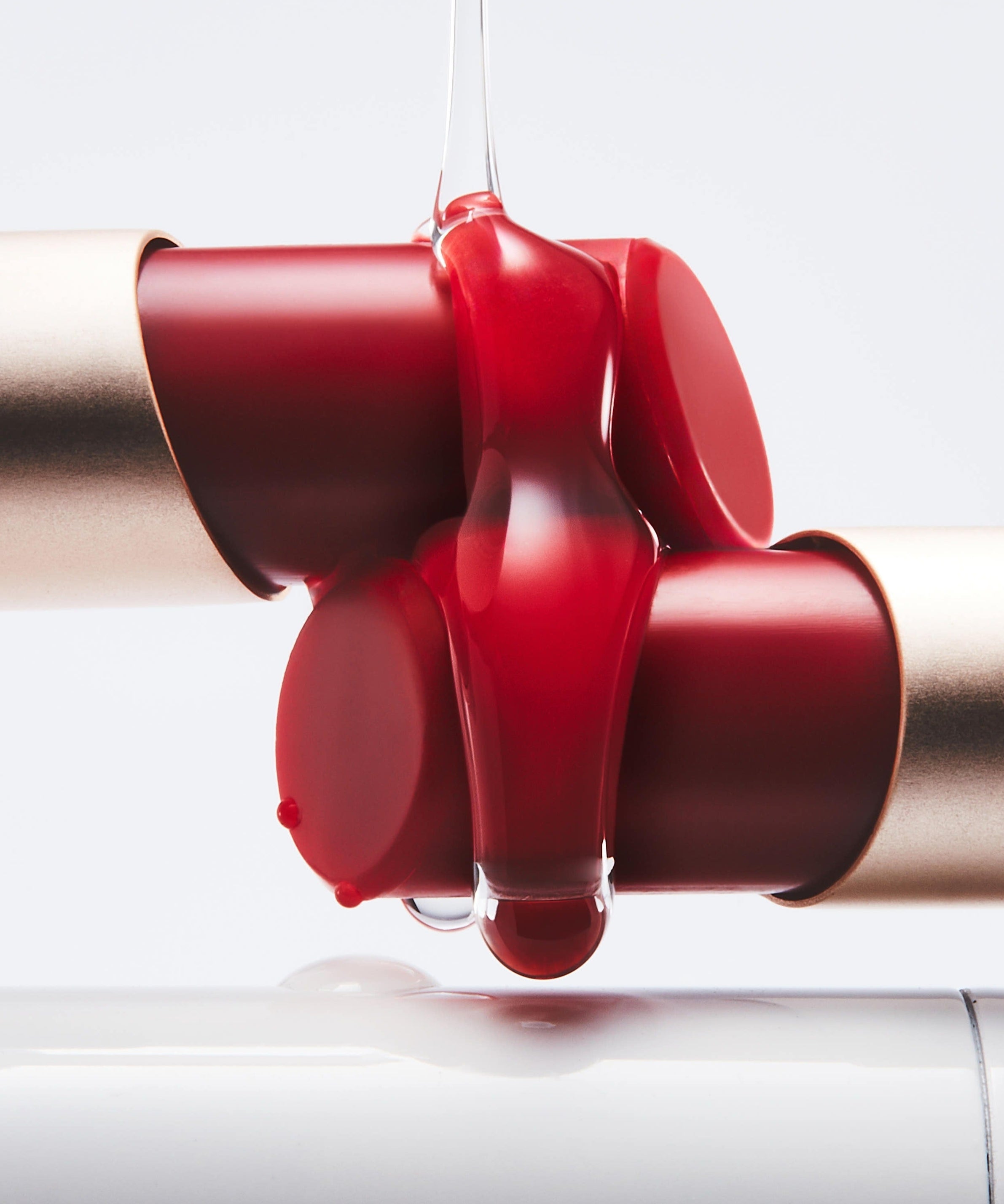 Rouge à lèvres SANDAWHA Floral Halo Lip Glow rouge vif avec texture crémeuse, idéal pour une finition éclatante et hydratante.